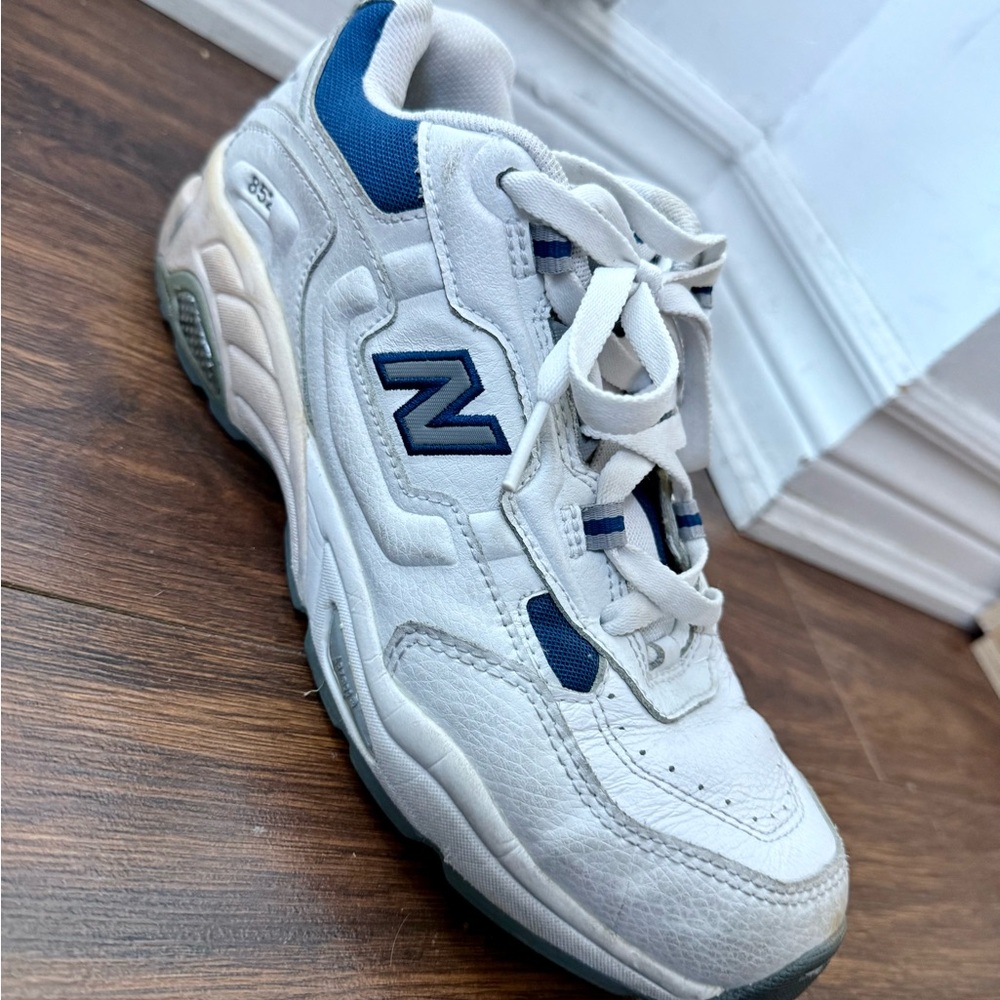 New Balance 852 navy white sneaker